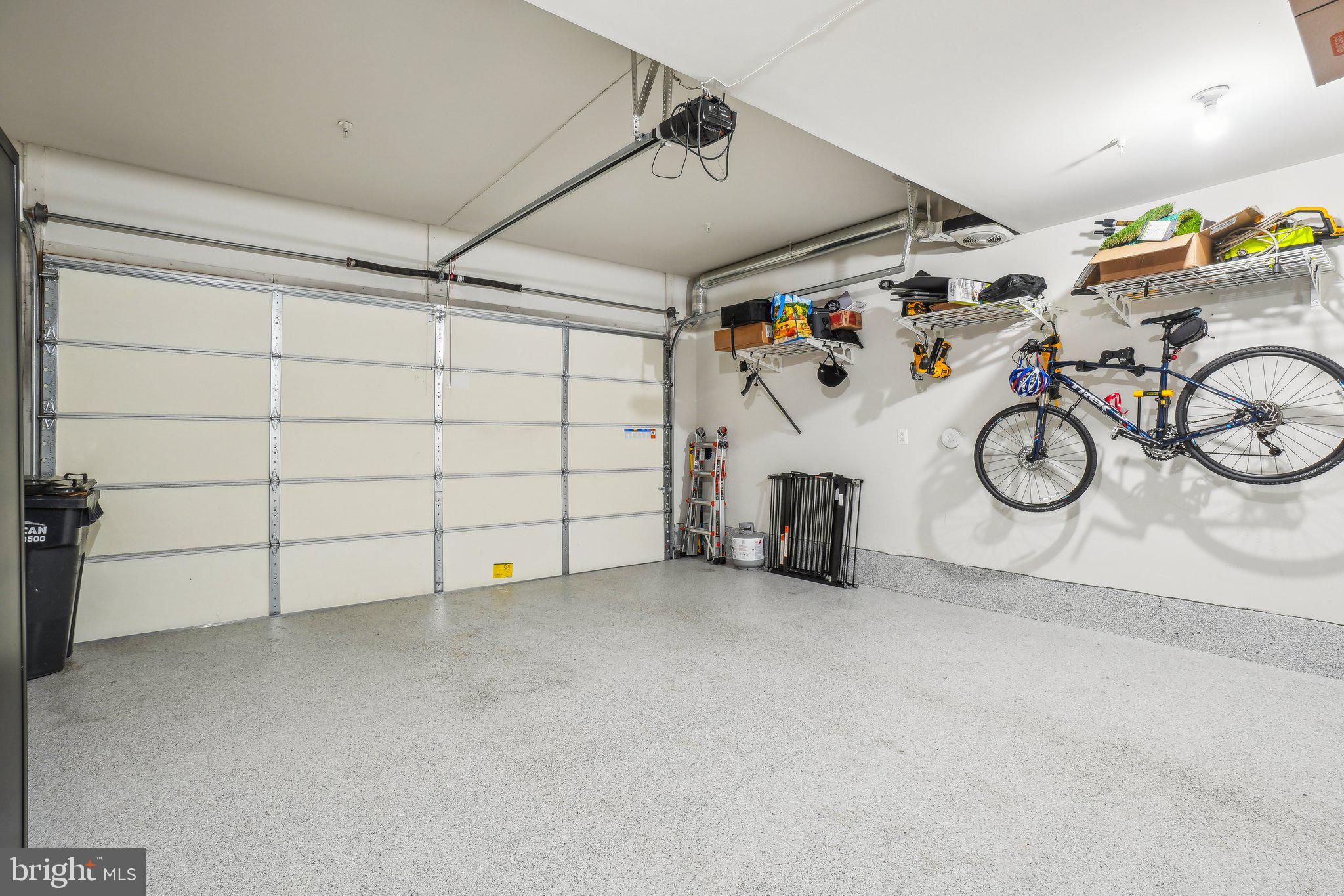 EISENHOWER SQUARE - Residential