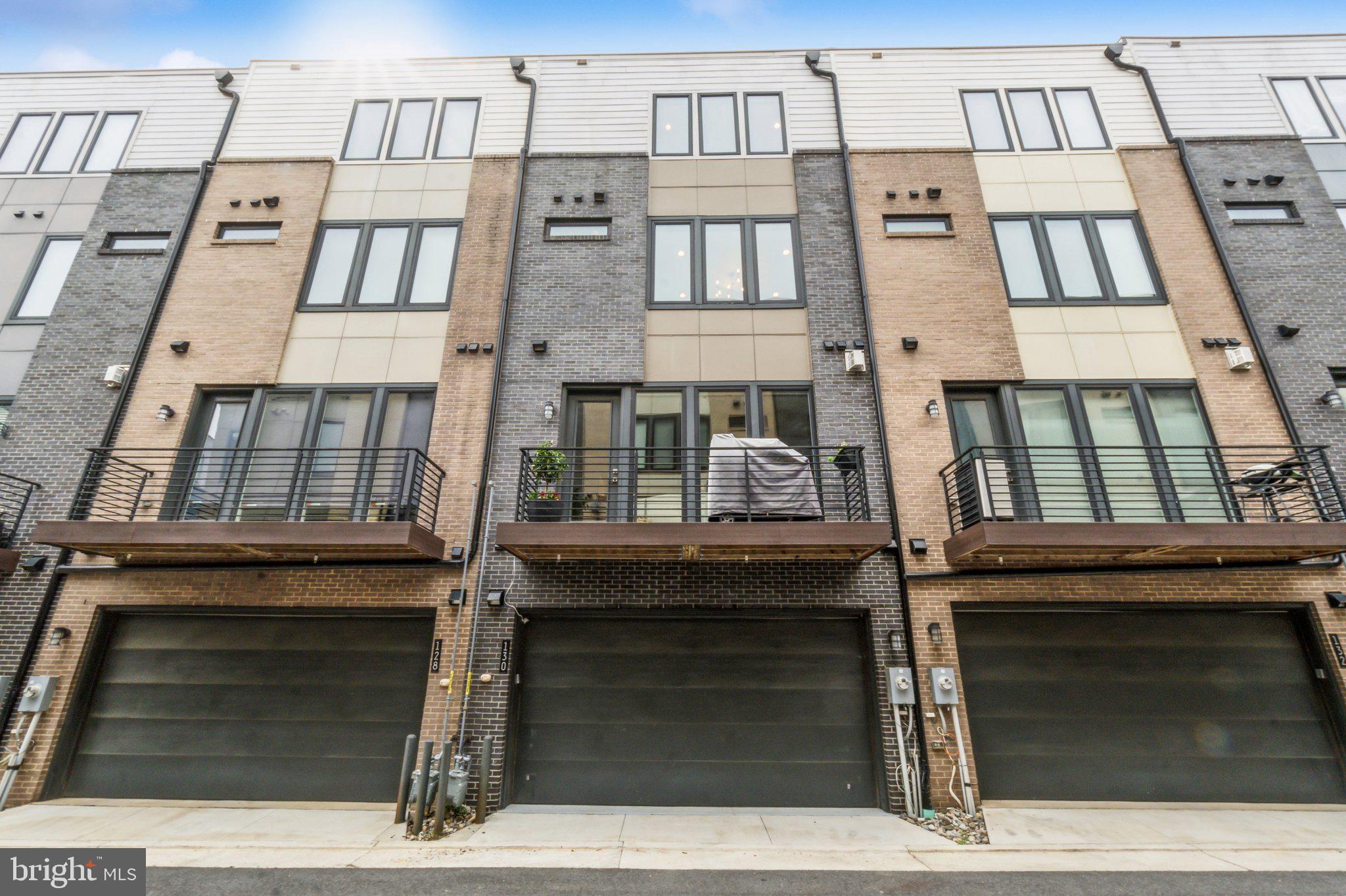 EISENHOWER SQUARE - Residential