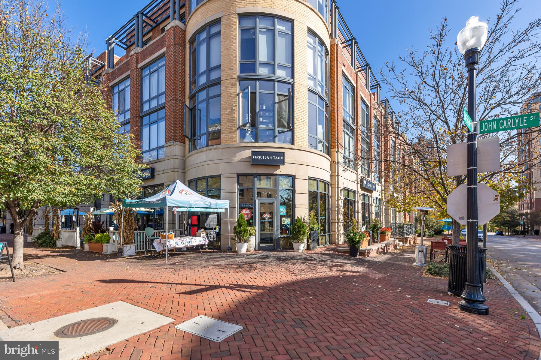 EISENHOWER SQUARE - Residential