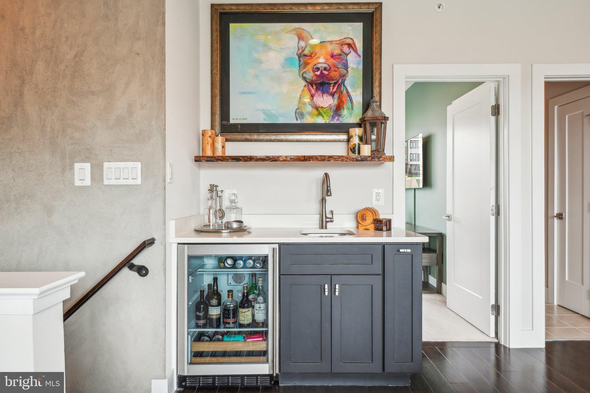 EISENHOWER SQUARE - Residential