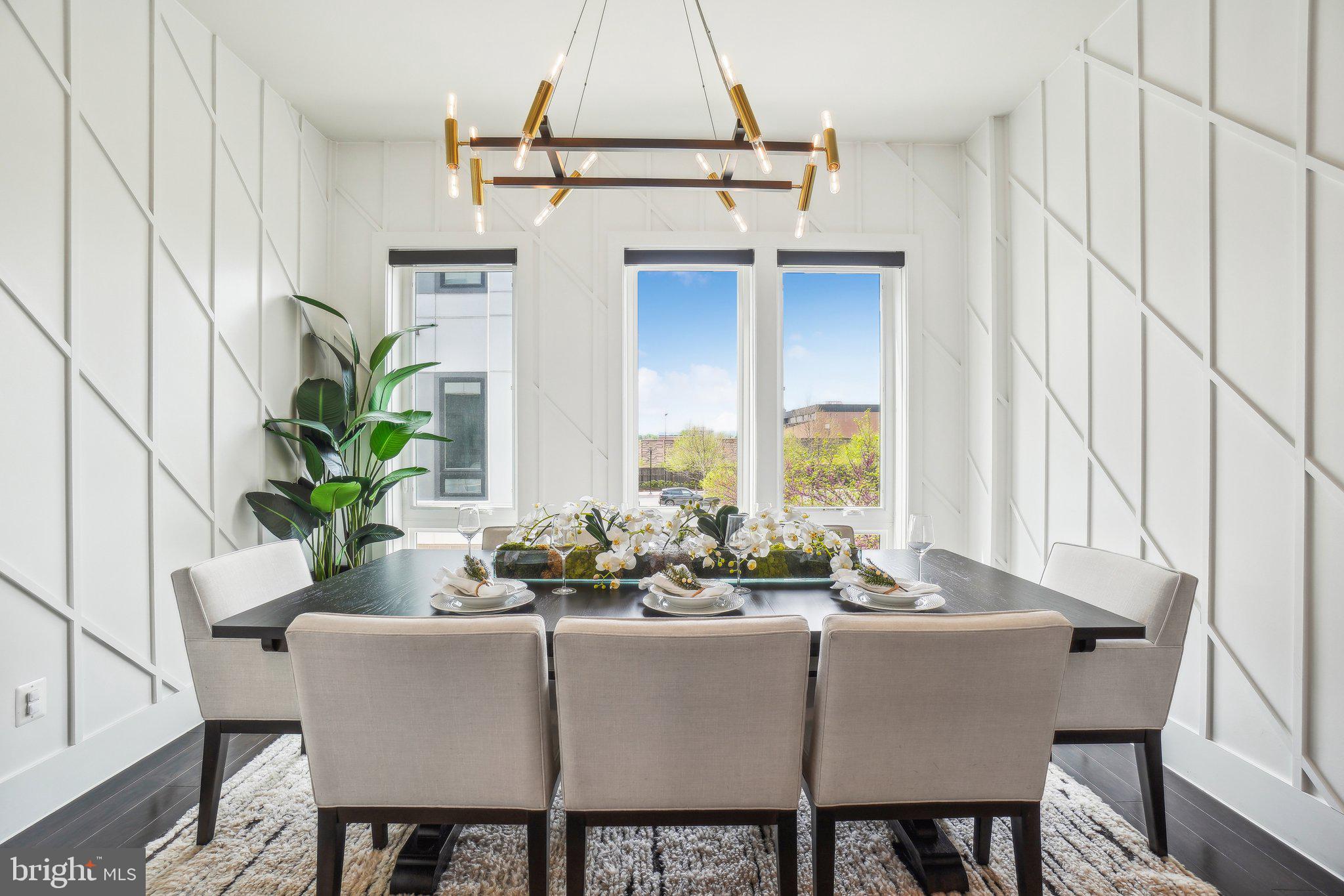 EISENHOWER SQUARE - Residential