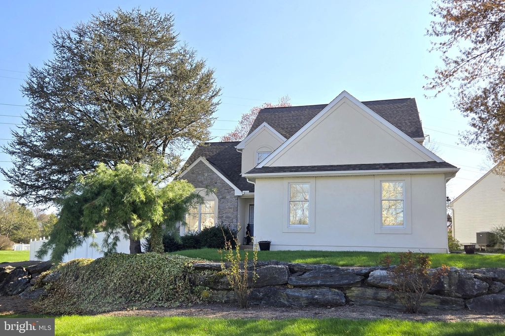 Photo of 116 Pebbleside Lane, LANCASTER, PA 17602 (MLS # PALA2064364)