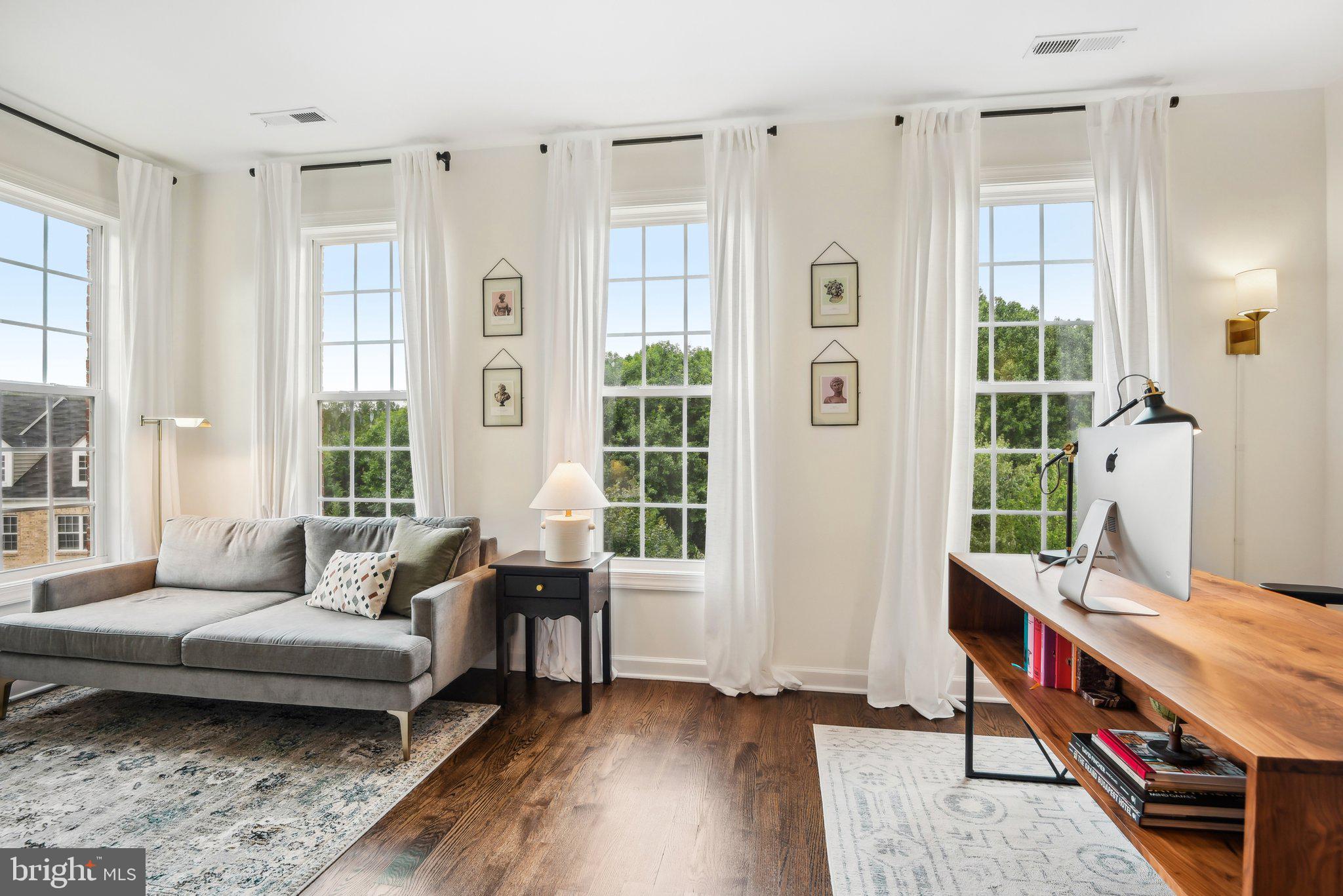 HIDDEN CREEK - Residential