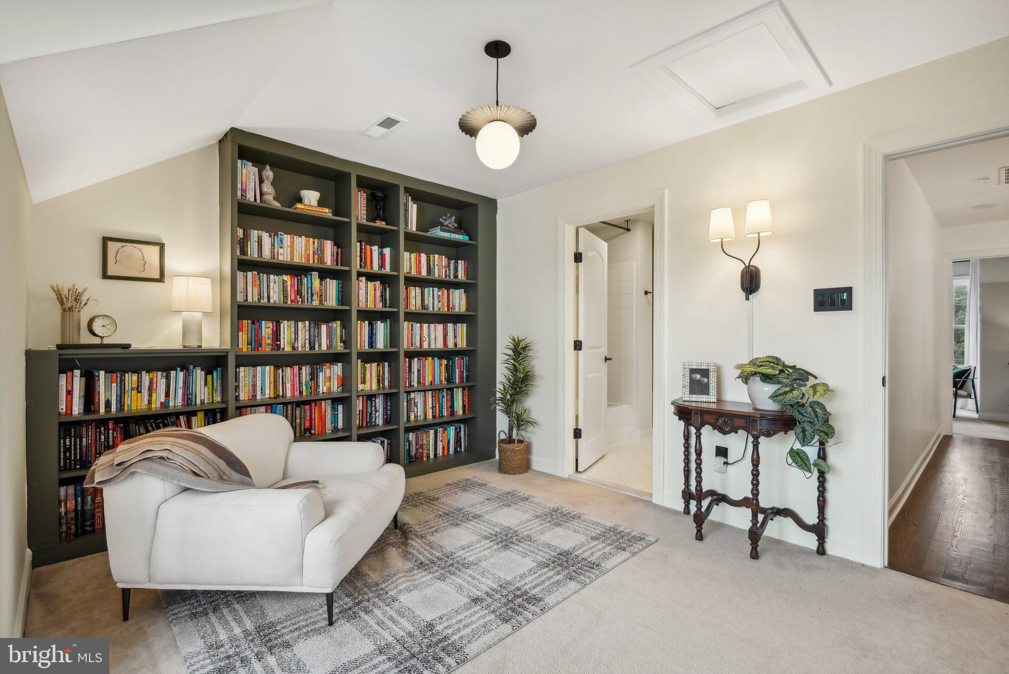 HIDDEN CREEK - Residential