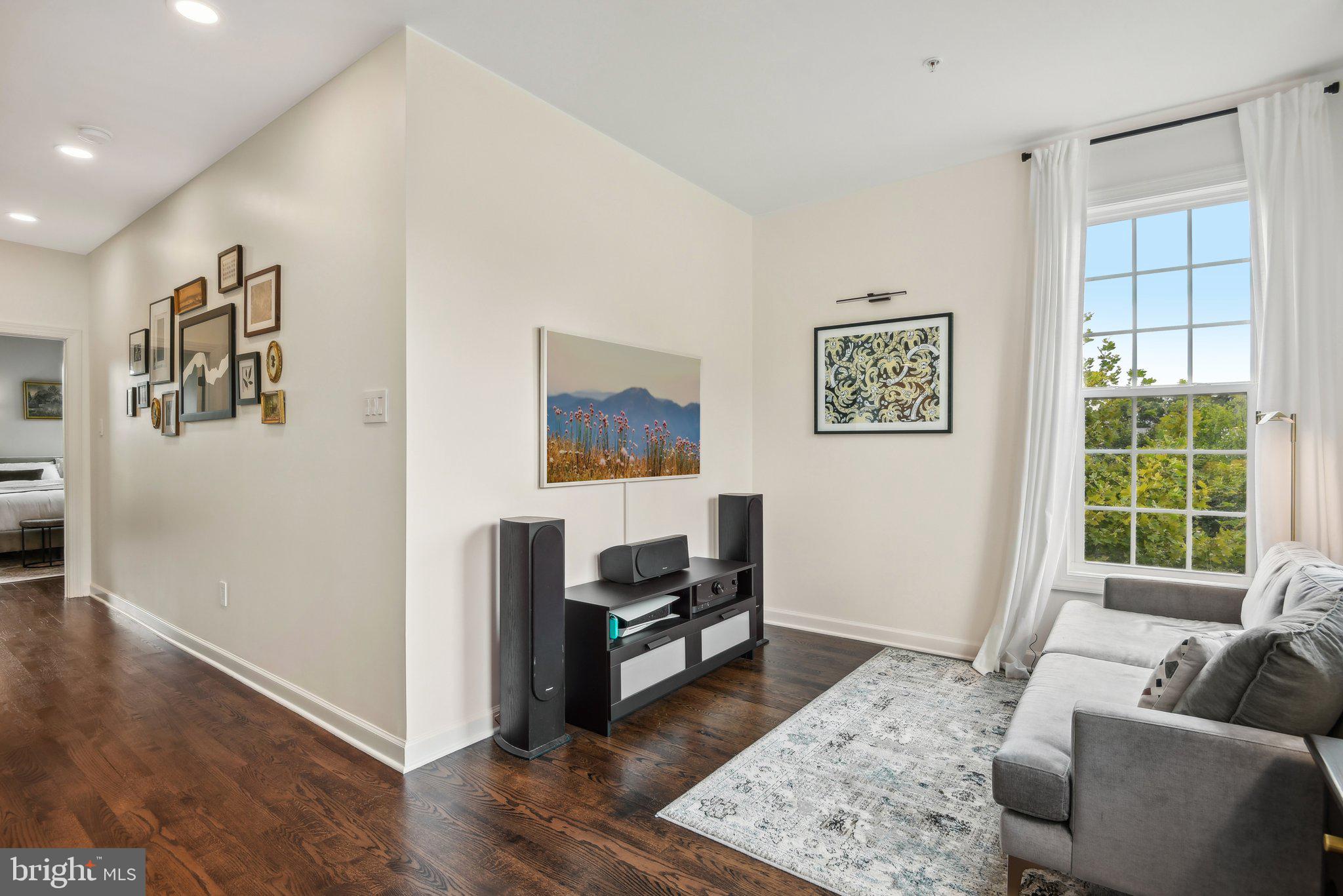 HIDDEN CREEK - Residential