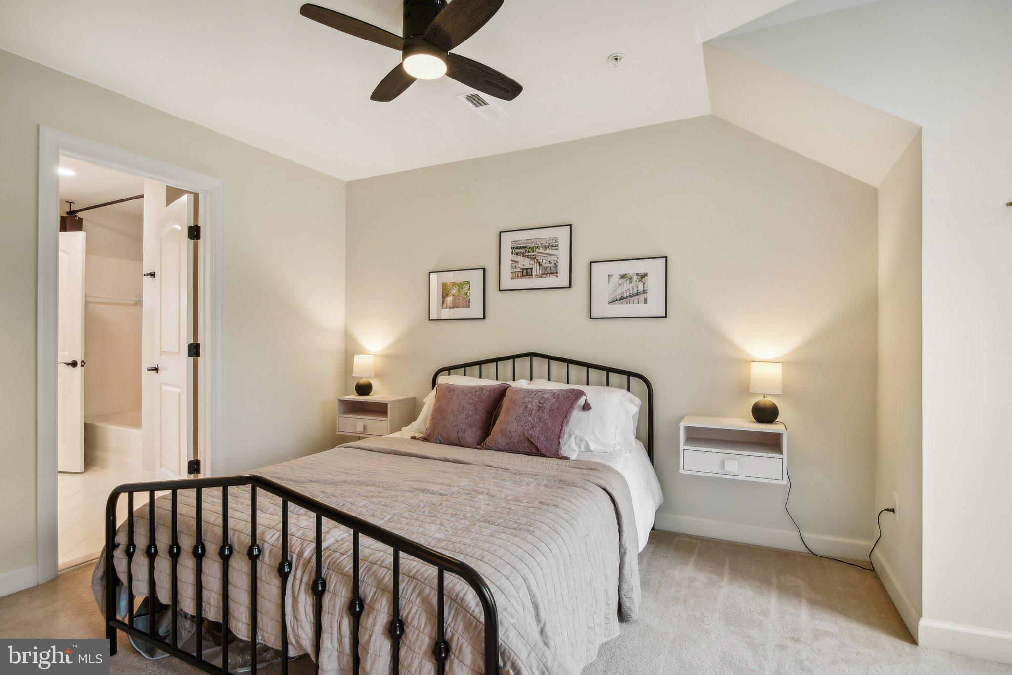 HIDDEN CREEK - Residential