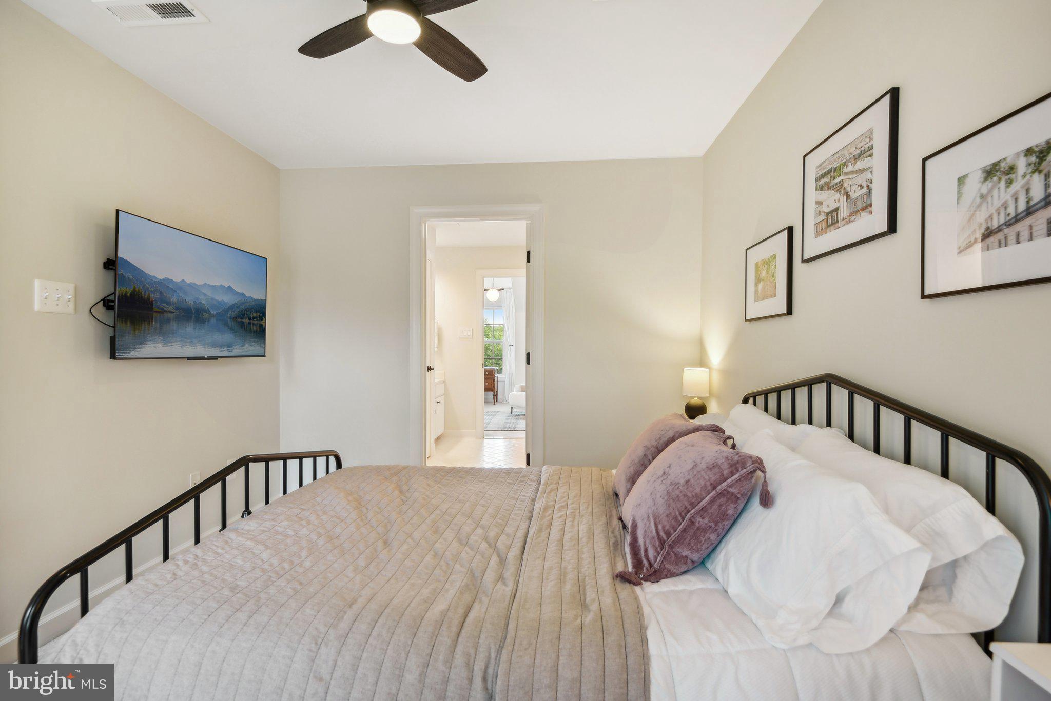 HIDDEN CREEK - Residential