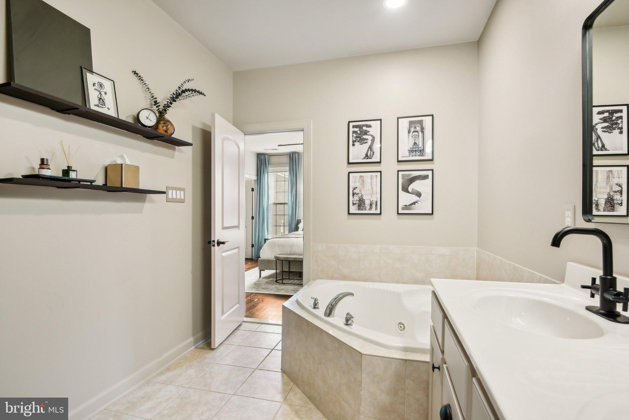 HIDDEN CREEK - Residential