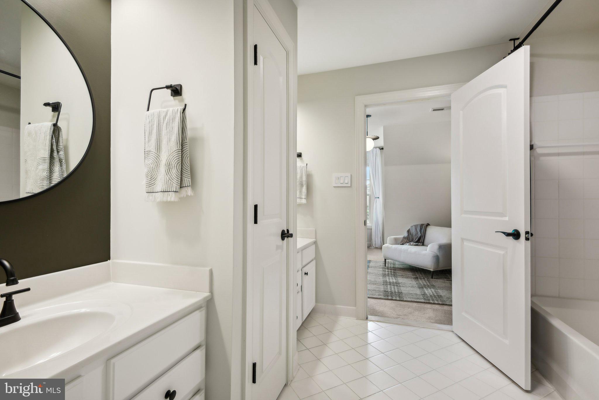 HIDDEN CREEK - Residential