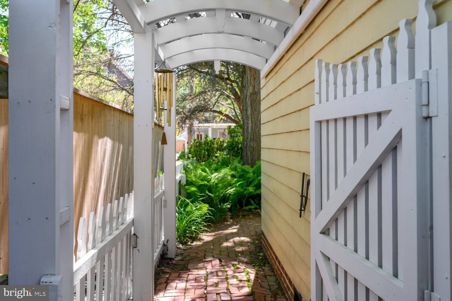 HISTORIC CHESTERTOWN - Residential