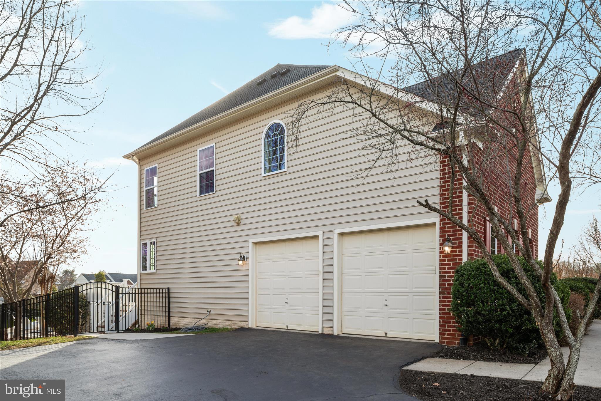 BROOKSIDE - Residential