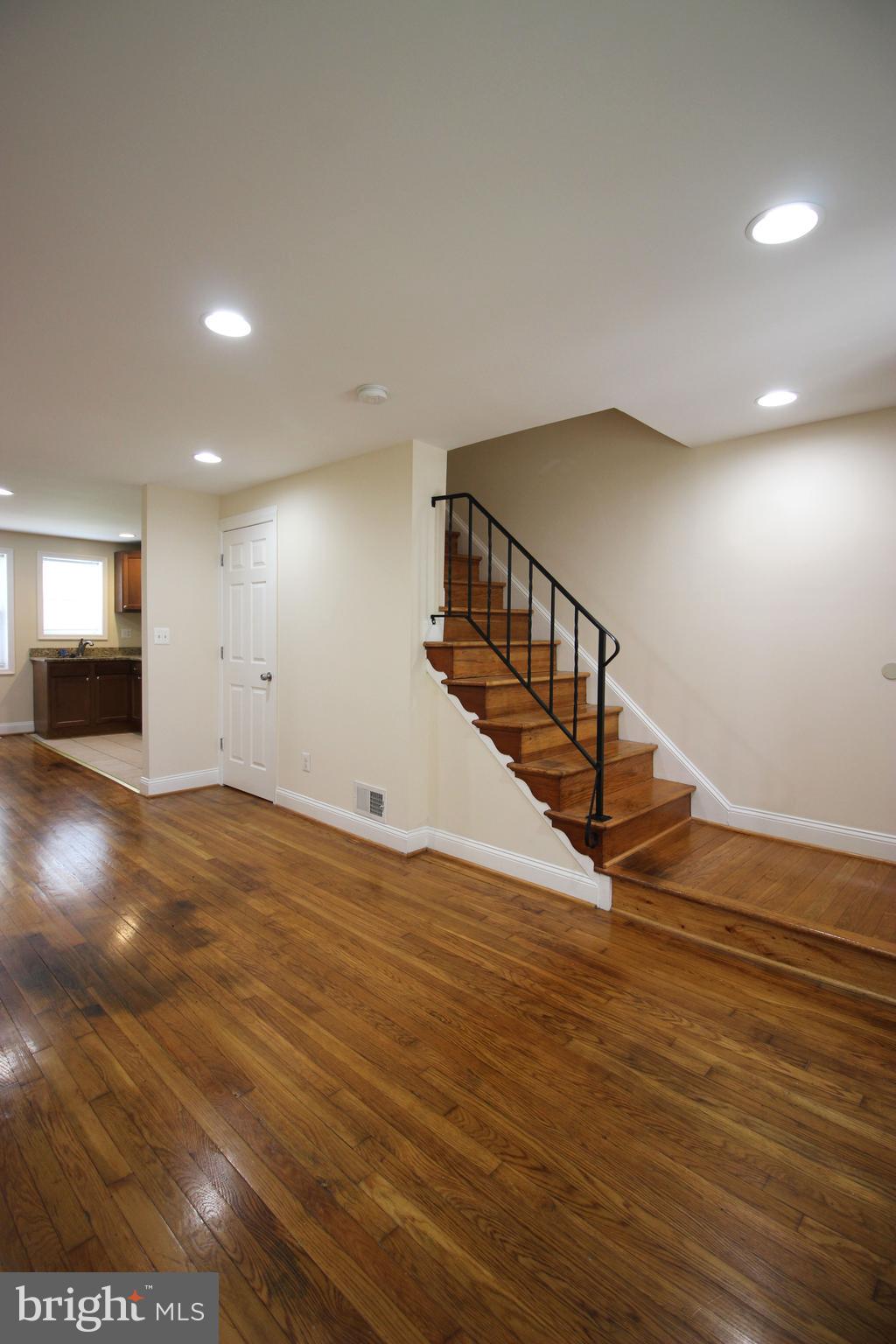 1008 PARKSLEY AVENUE