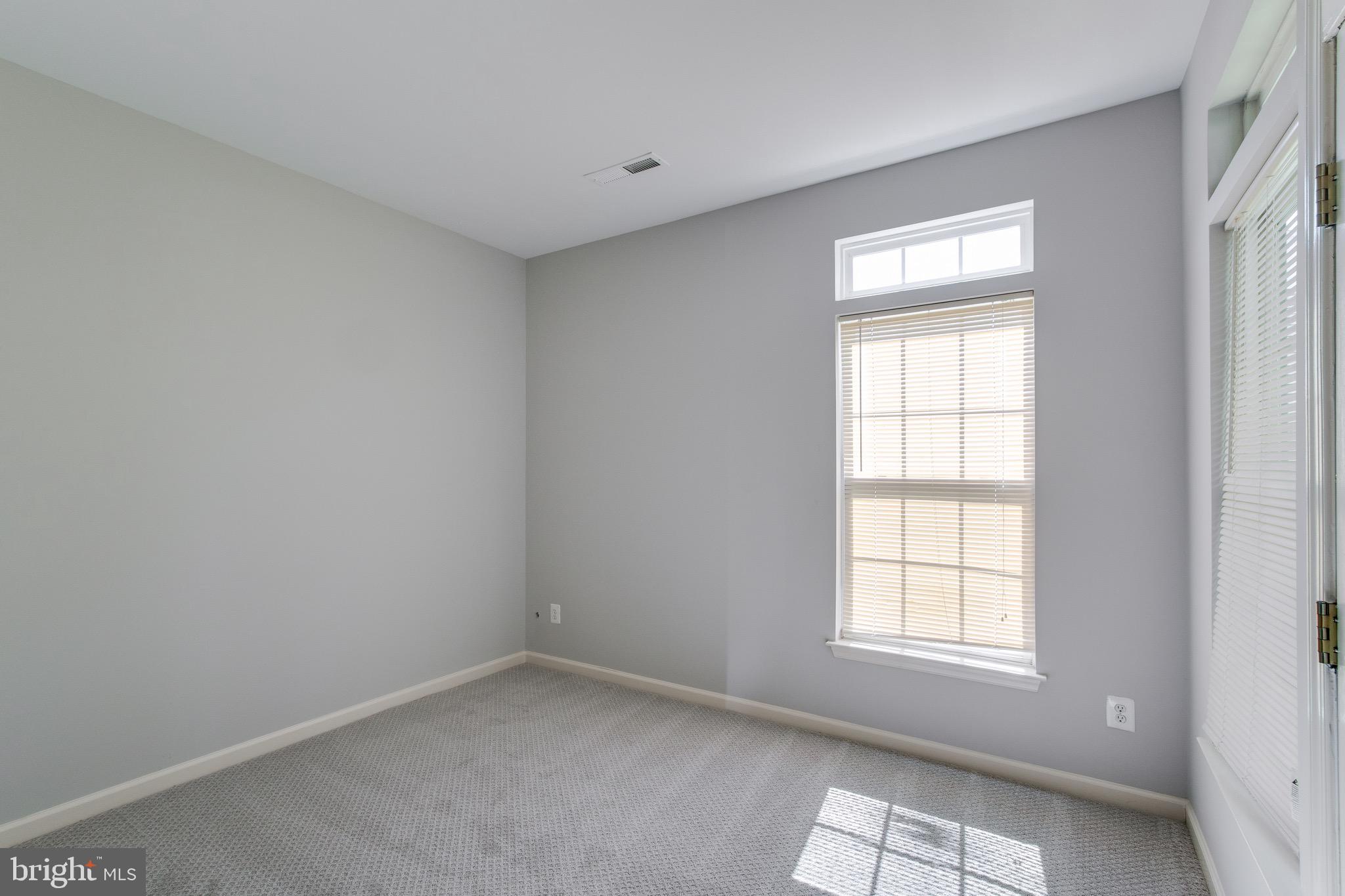 PORT POTOMAC - Residential