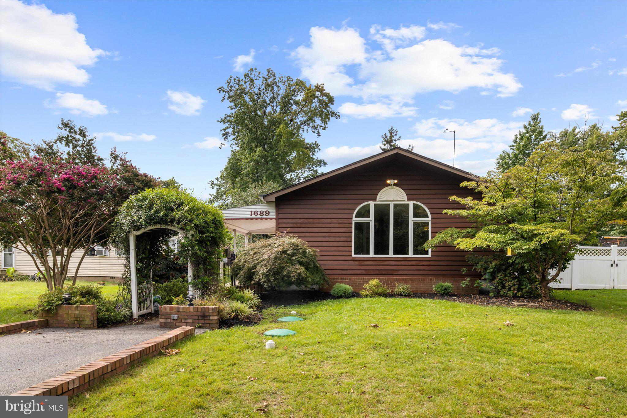 1689 TWICKENHAM ROAD