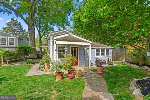 Photo of 3 Mckay Circle, Cabin John, MD 20818 (MLS # MDMC2129218)