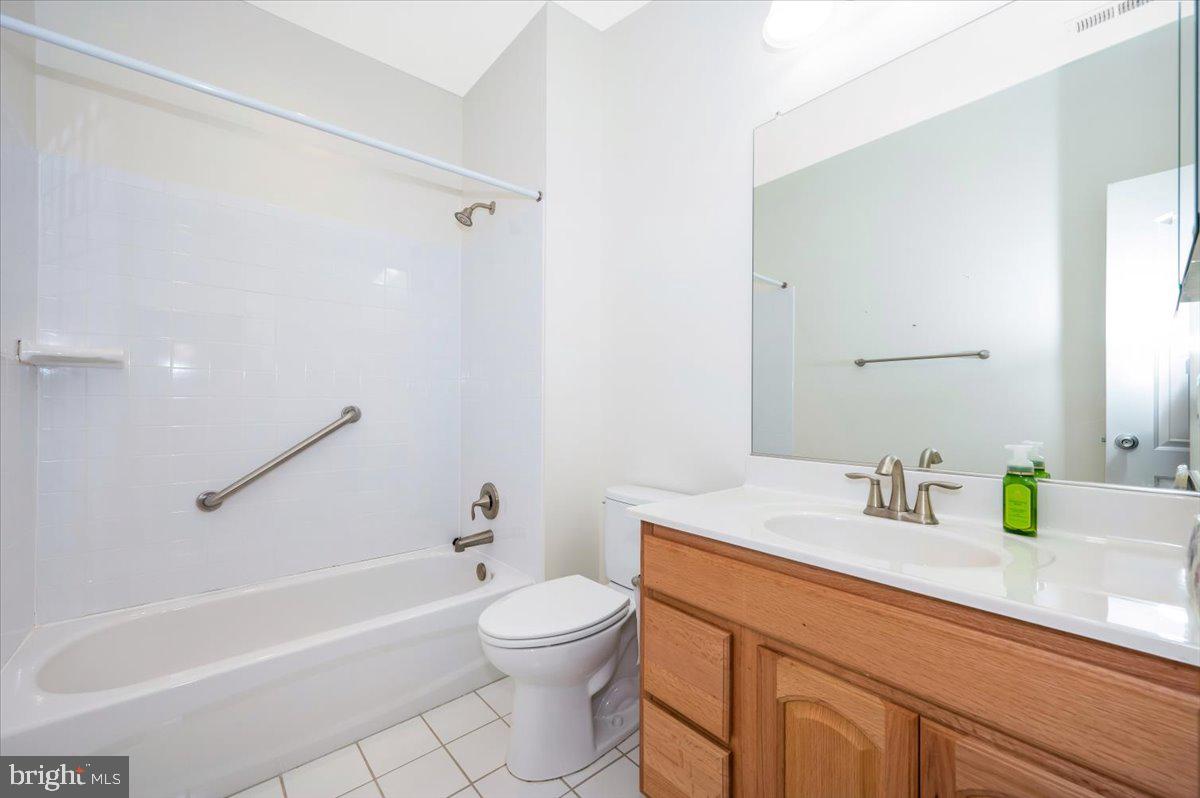 THE HOMES AT STRAWBRIDGE MEADOWS - Residential