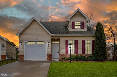 1285 Sareno Drive Unit 15, Sykesville, MD MLS: MDCR2026652