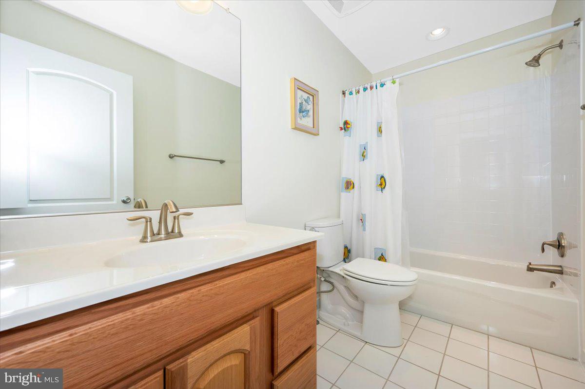 THE HOMES AT STRAWBRIDGE MEADOWS - Residential