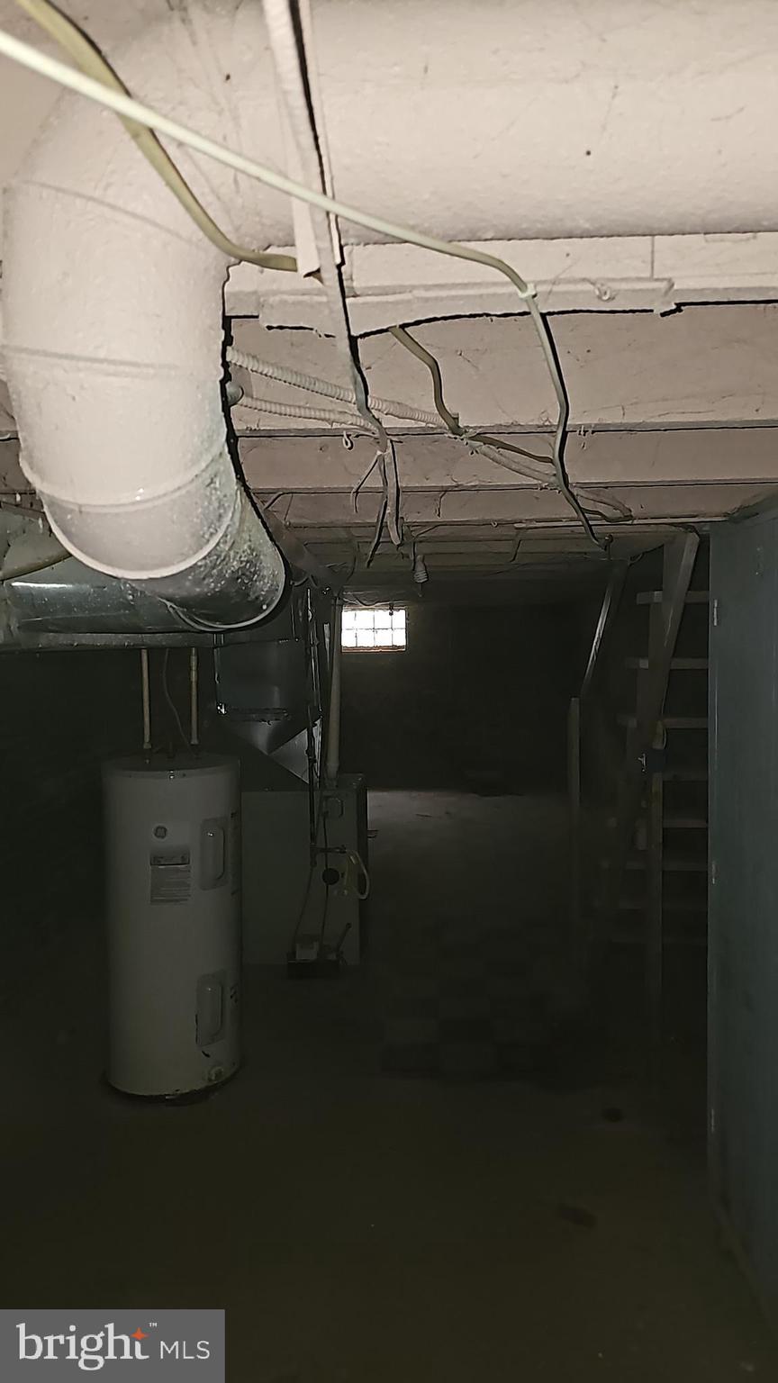 BROADWAY EAST - Residential