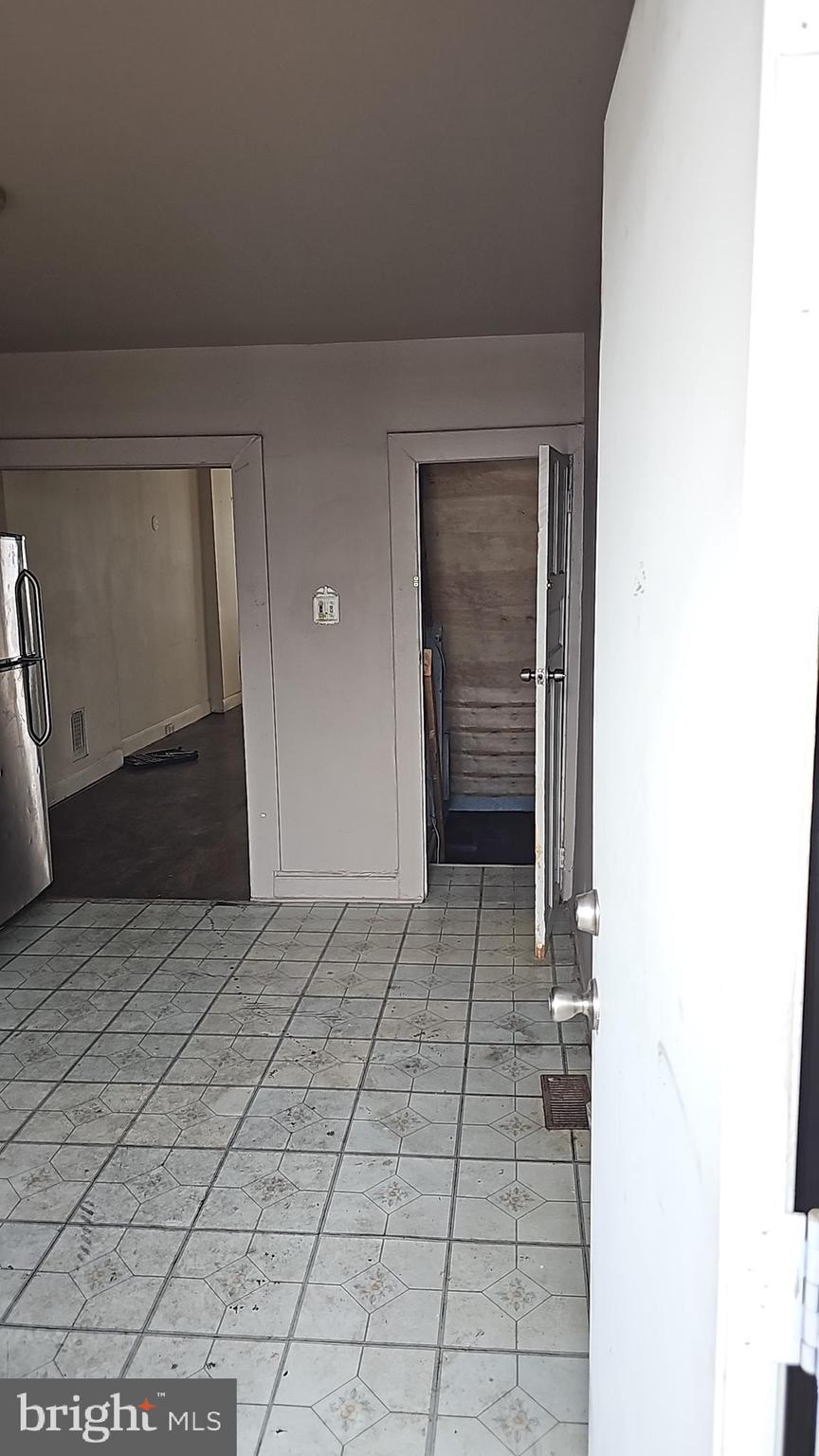 BROADWAY EAST - Residential