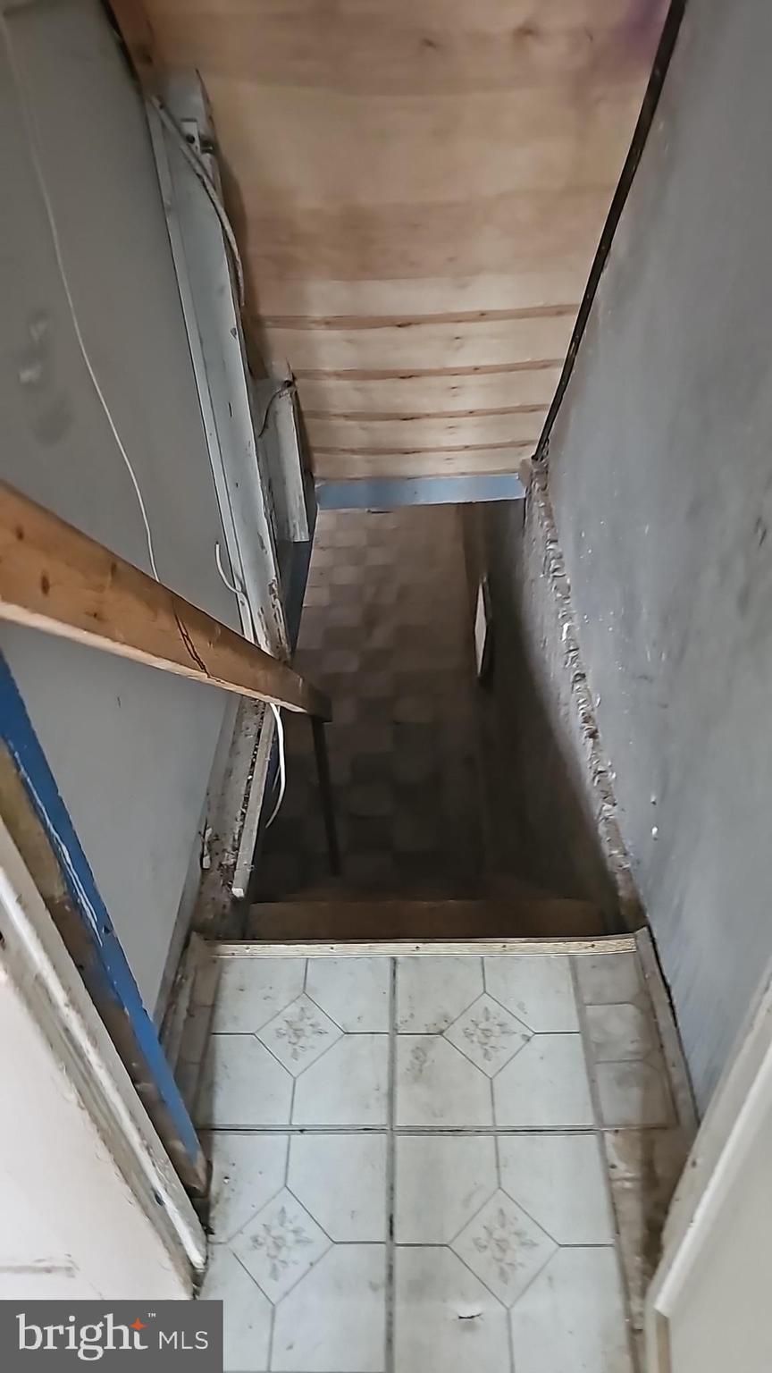 BROADWAY EAST - Residential