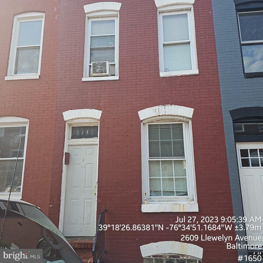 BROADWAY EAST - Residential