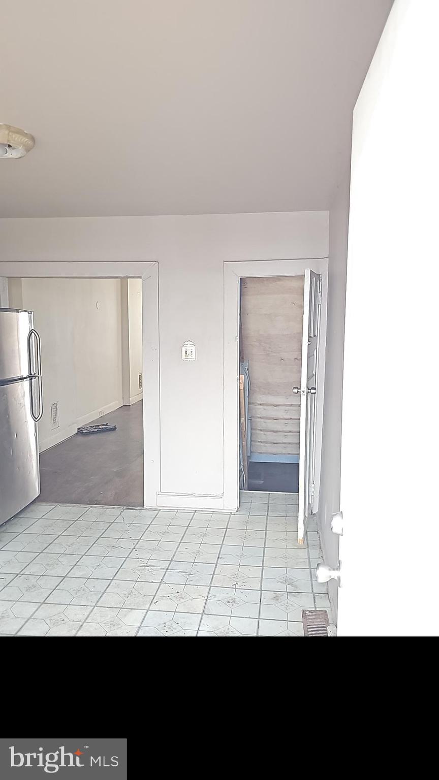 BROADWAY EAST - Residential