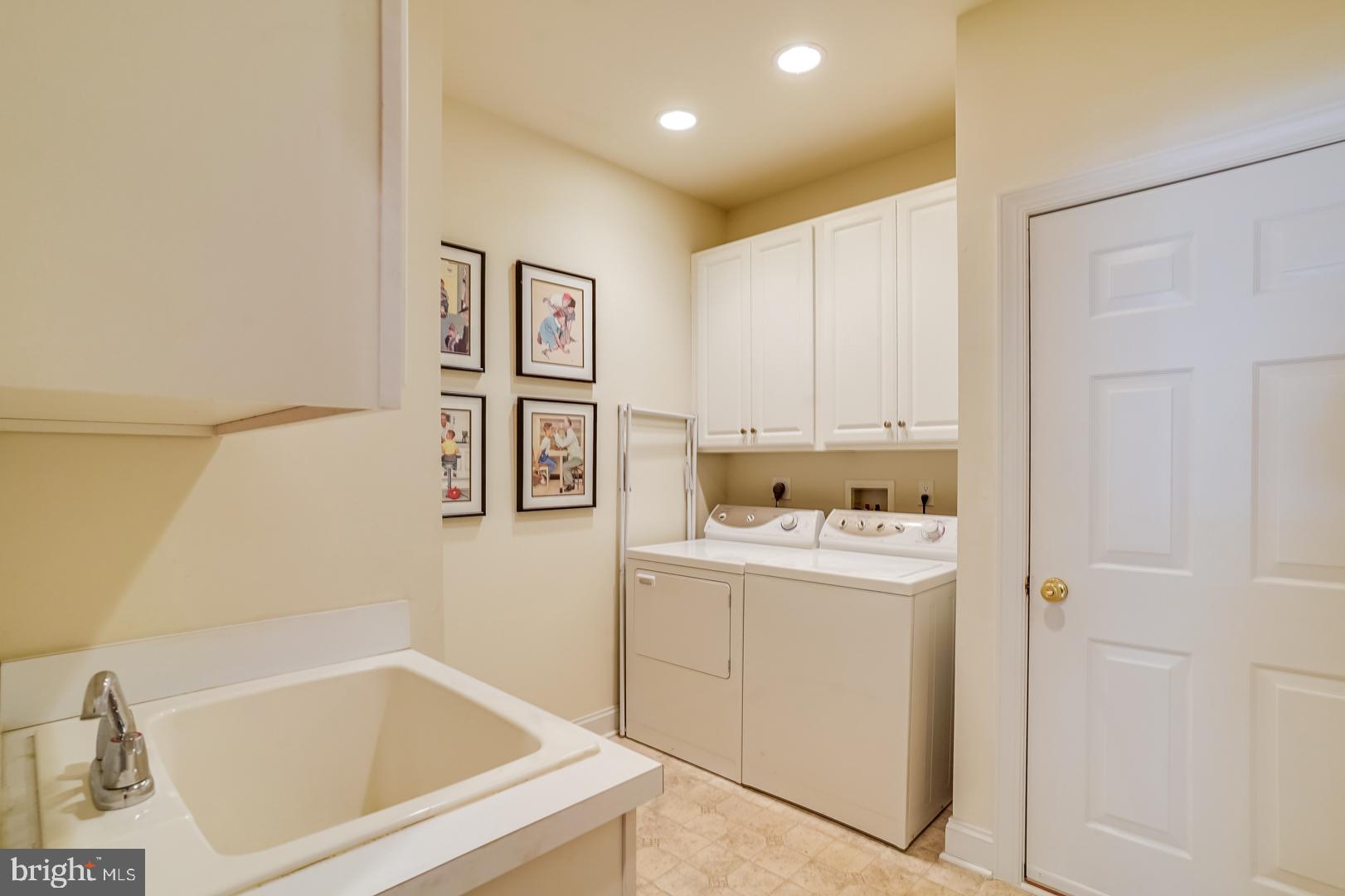 CHERRY CREEK - Residential