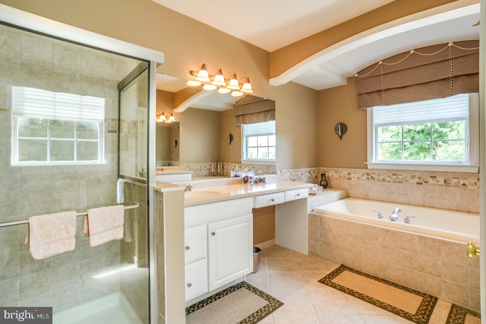CHERRY CREEK - Residential
