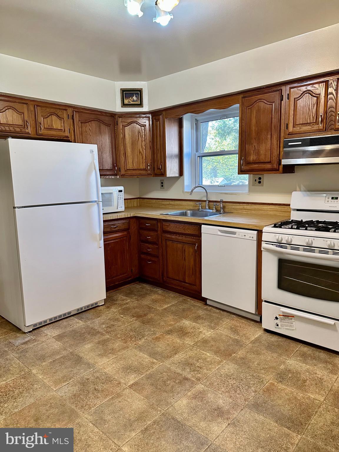 BROOKVILLE - Residential Lease