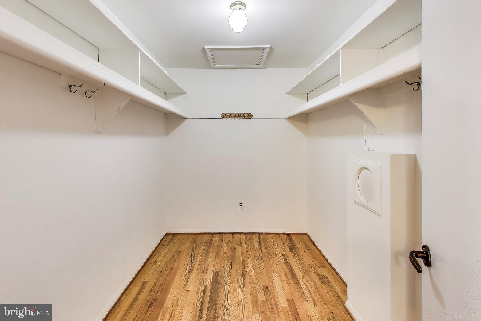 FOX HILLS OF POTOMAC - Residential Lease