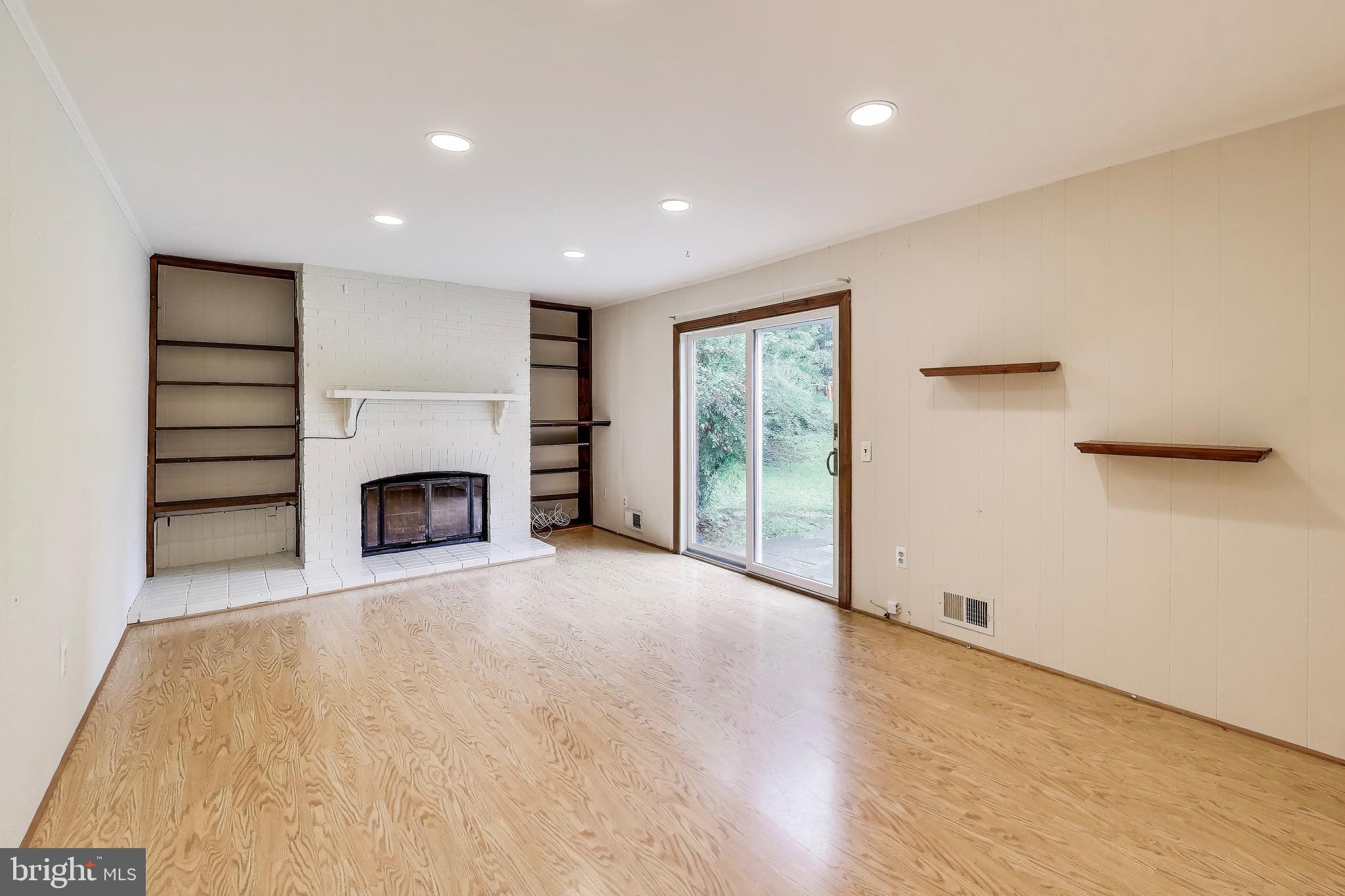 FOX HILLS OF POTOMAC - Residential Lease