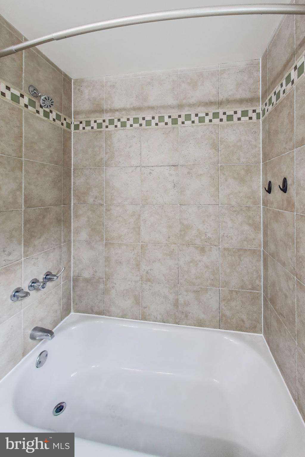 FOX HILLS OF POTOMAC - Residential Lease