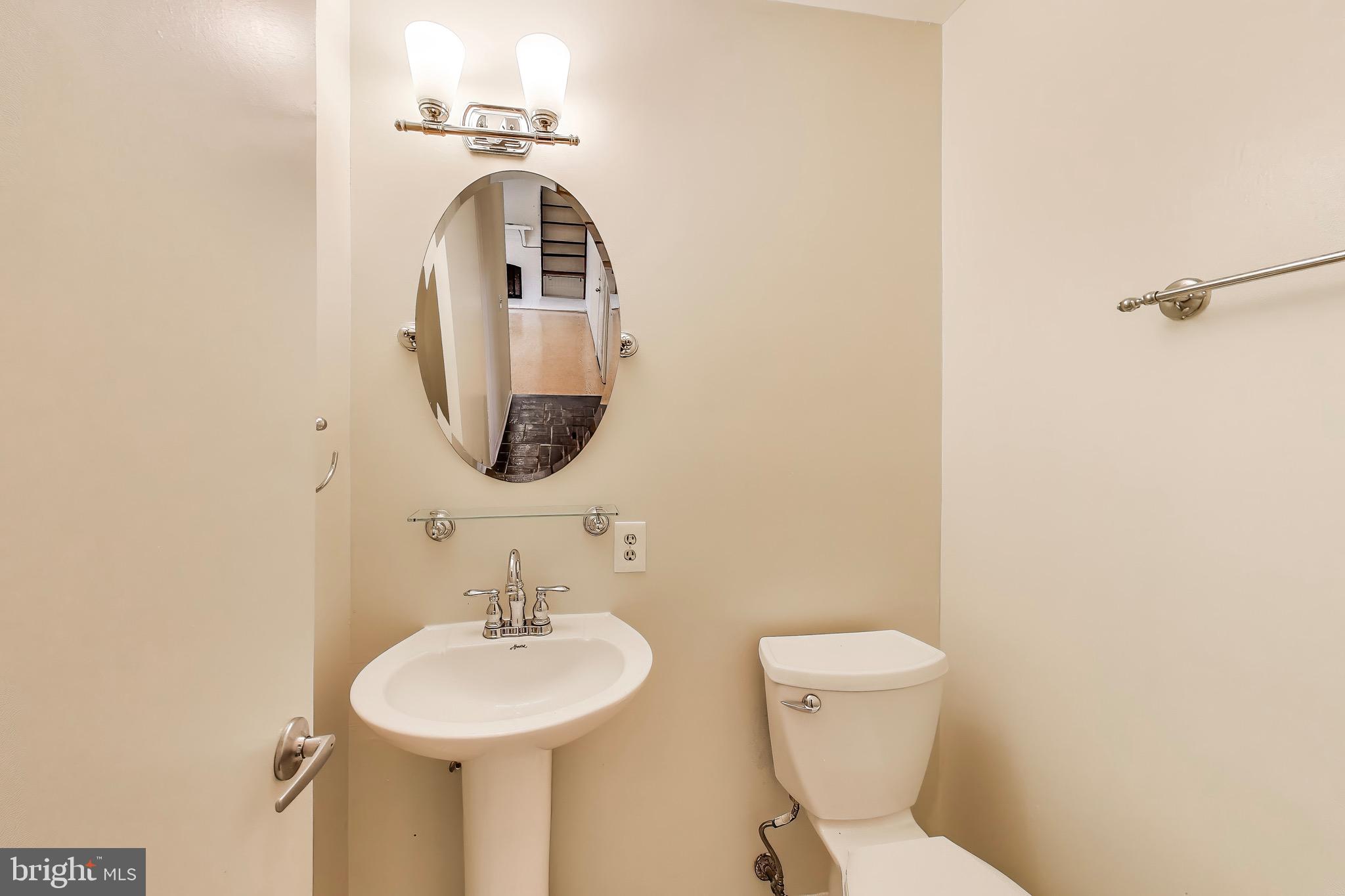 FOX HILLS OF POTOMAC - Residential Lease