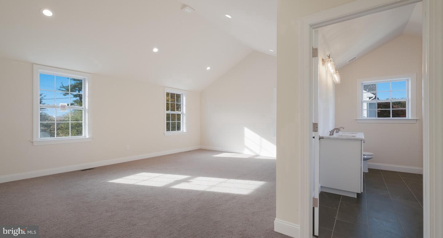 HIGHLAND PINES - Residential