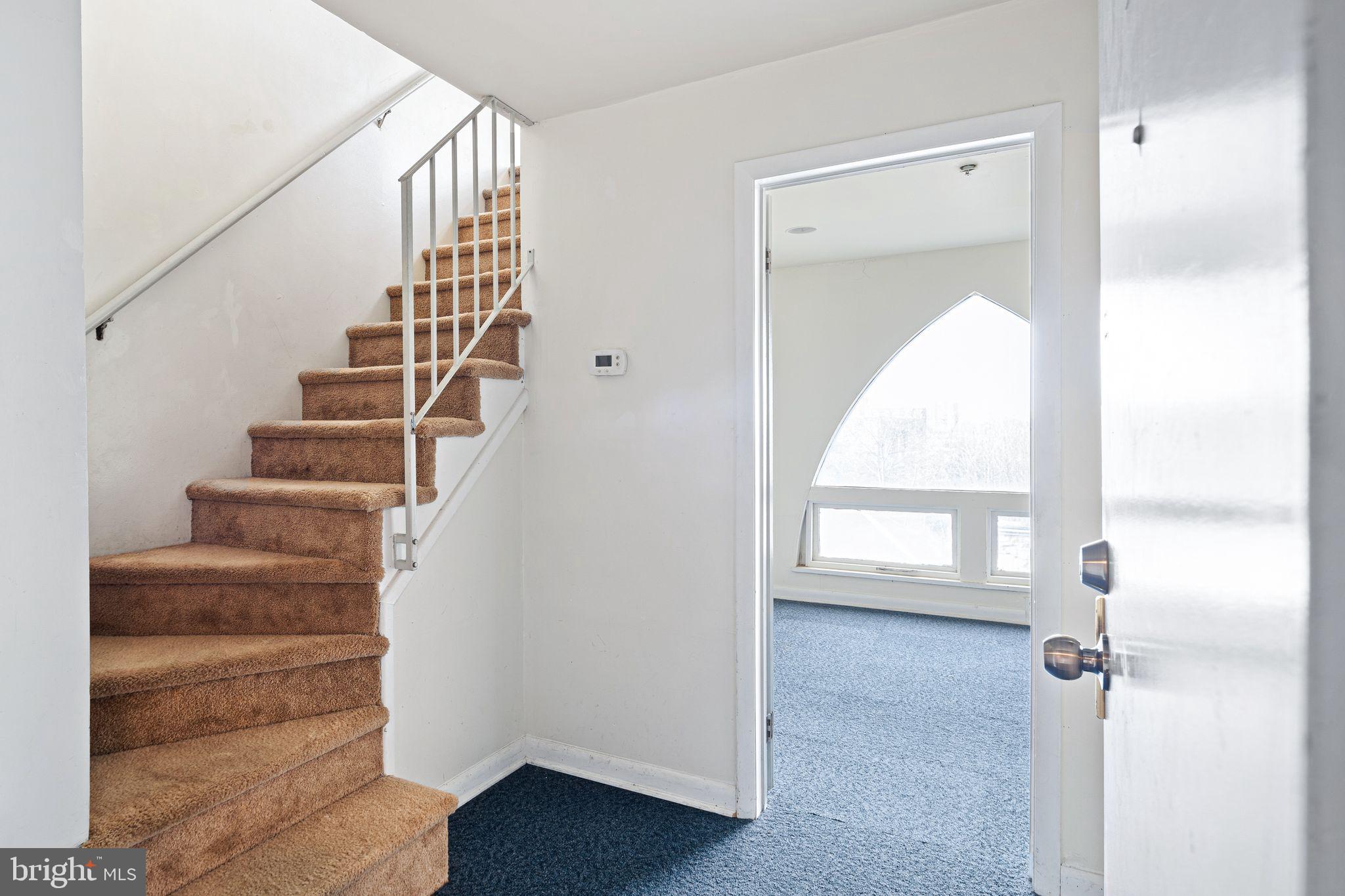 UNIVERSITY CITY - Residential Lease