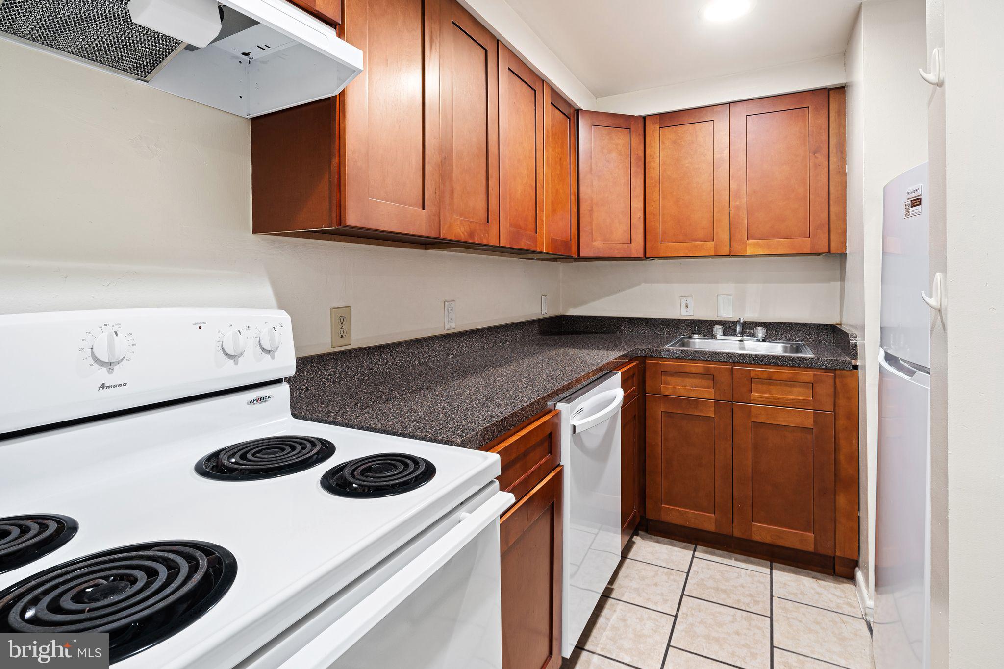 UNIVERSITY CITY - Residential Lease