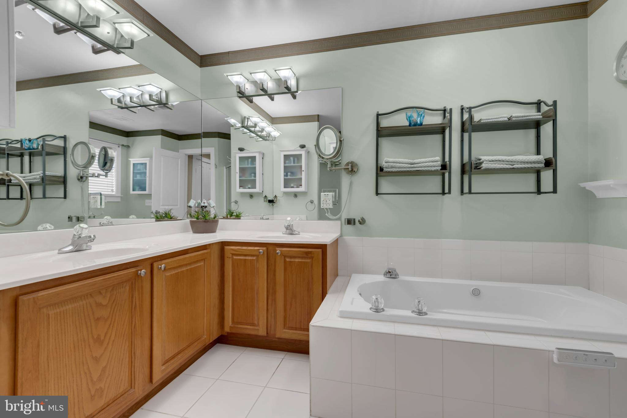 CARROLLTON MANOR - Residential