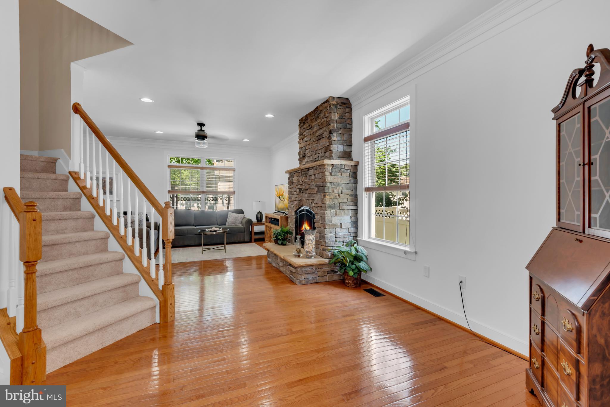 620 CYPRESS LANE