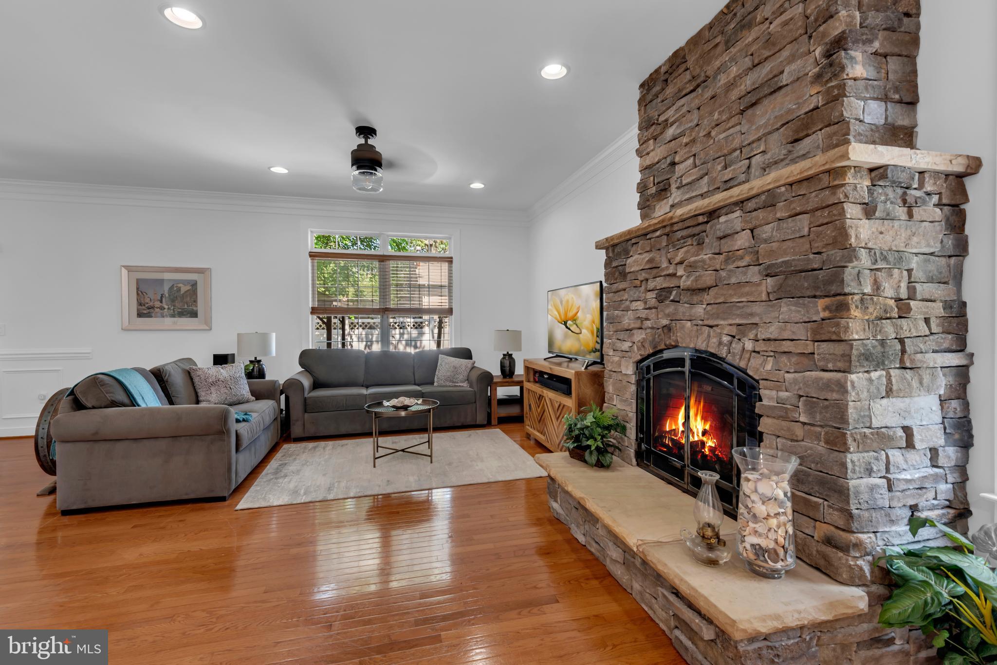 620 CYPRESS LANE