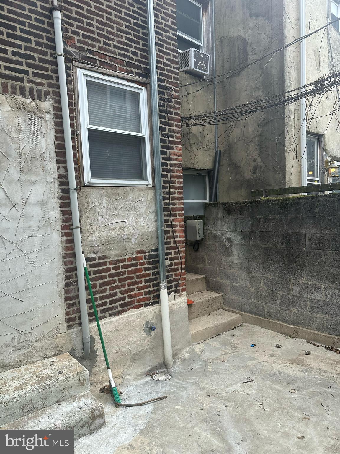 KENSINGTON - Residential