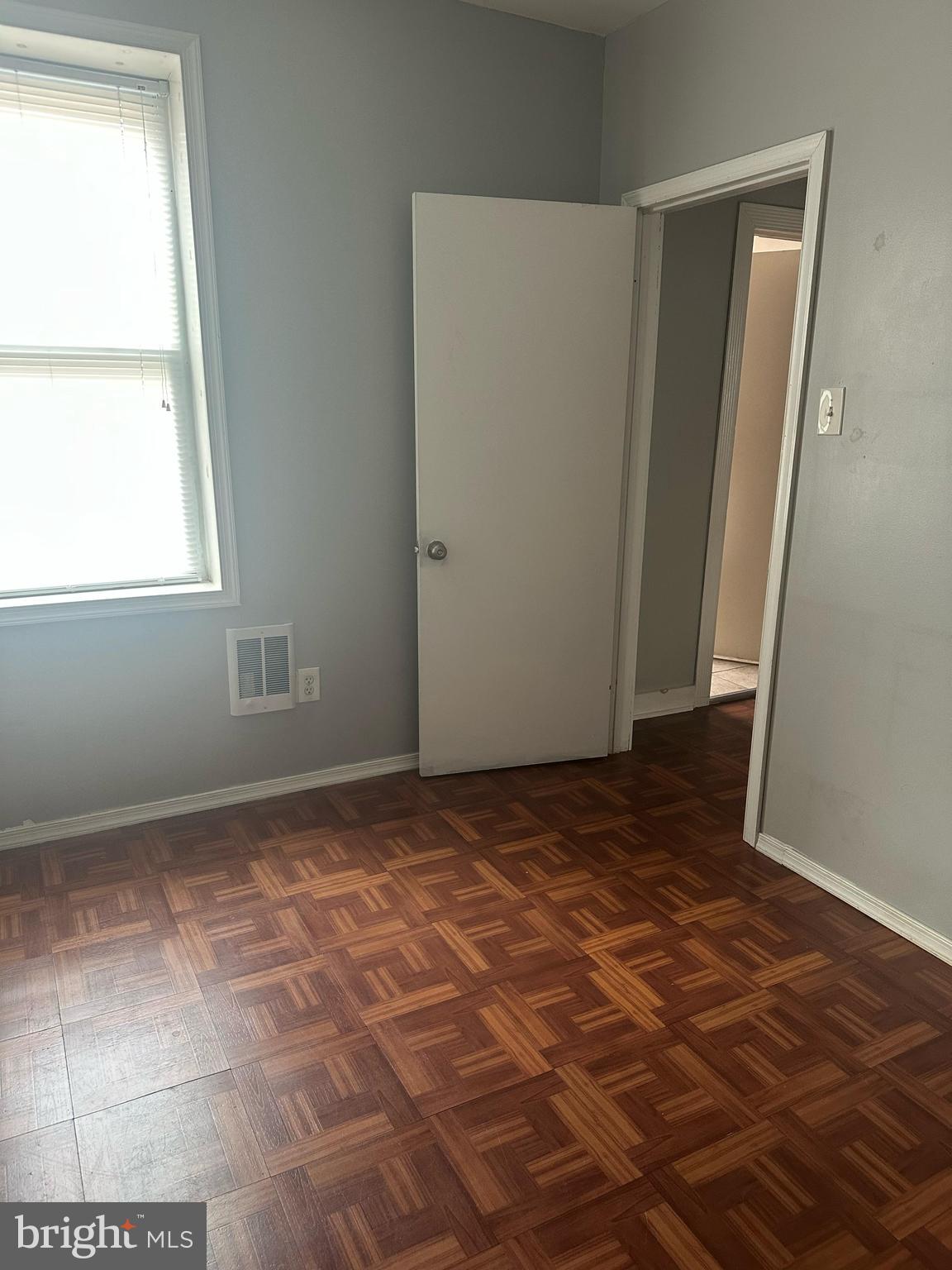 KENSINGTON - Residential