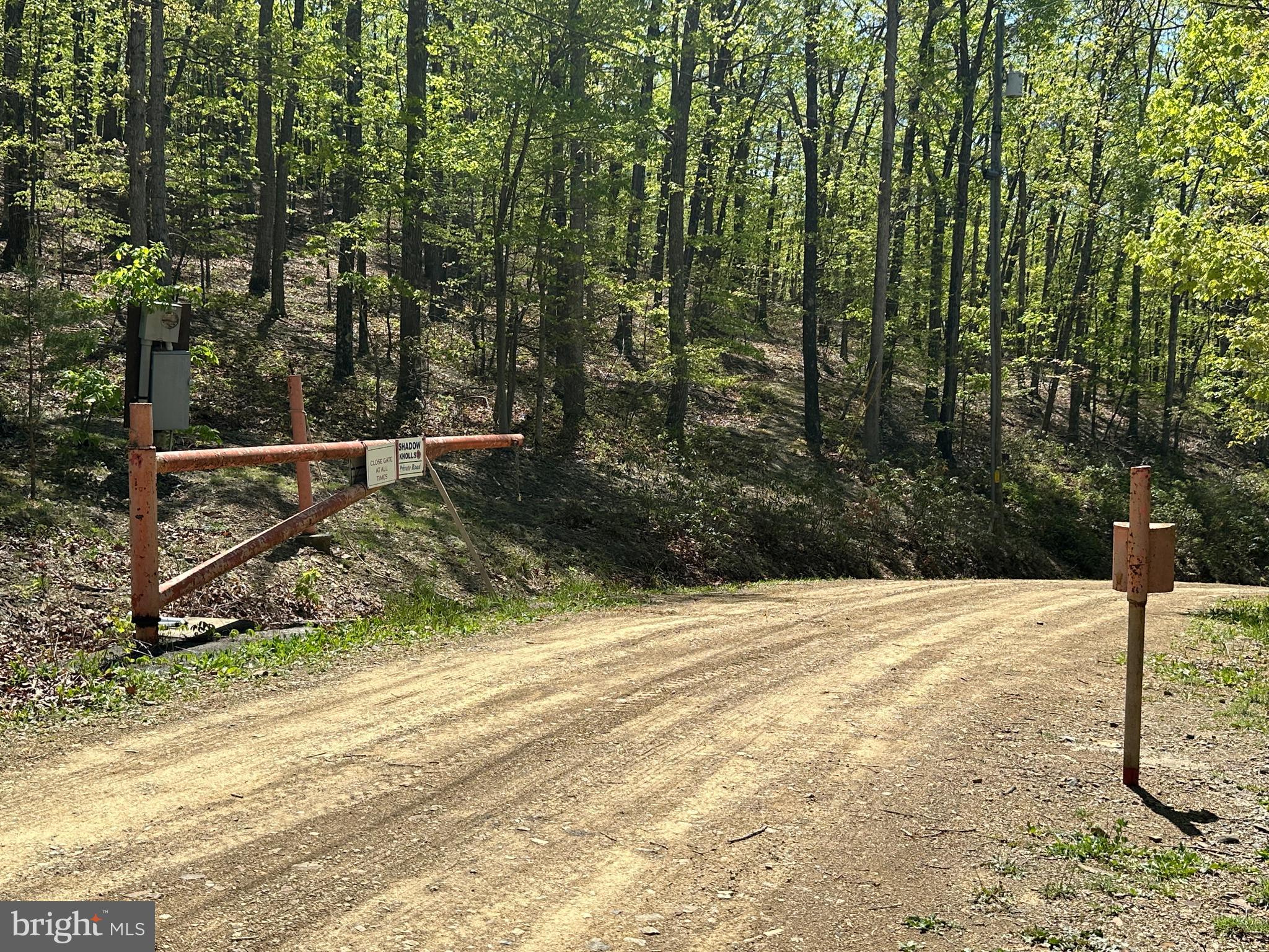 SHADOW KNOLLS - Land