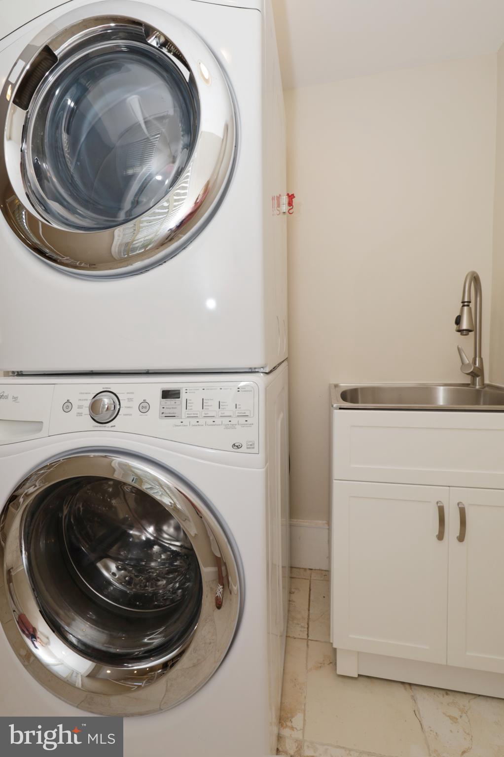 BURKE STATION SQUARE - Residential