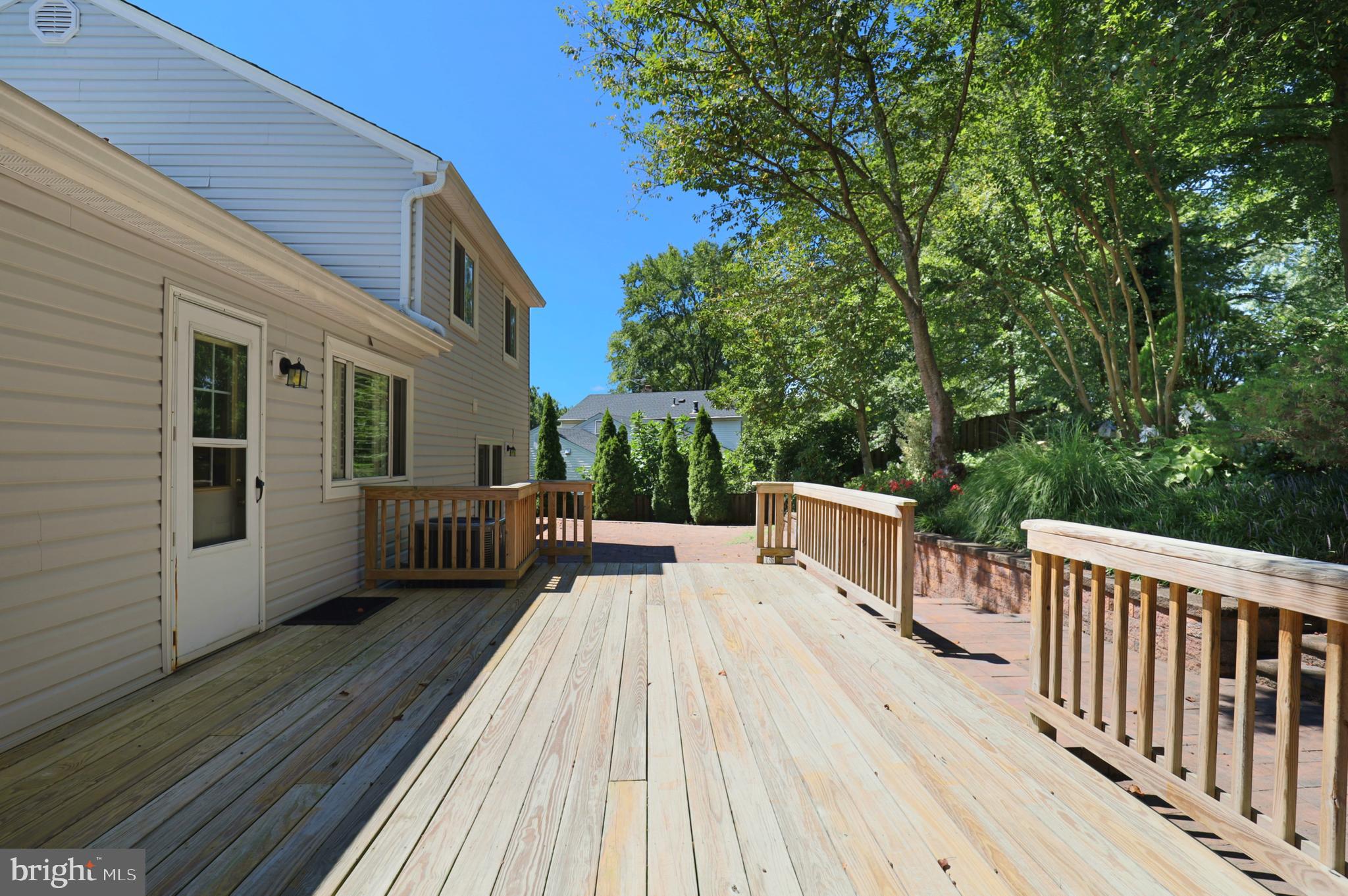 BURKE STATION SQUARE - Residential