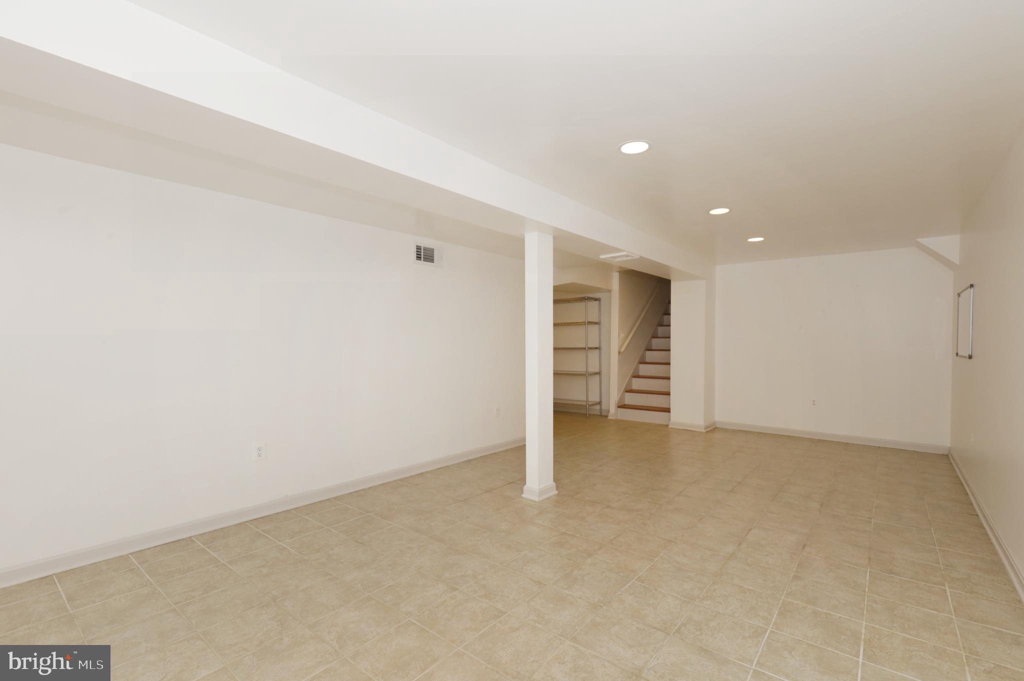 BURKE STATION SQUARE - Residential