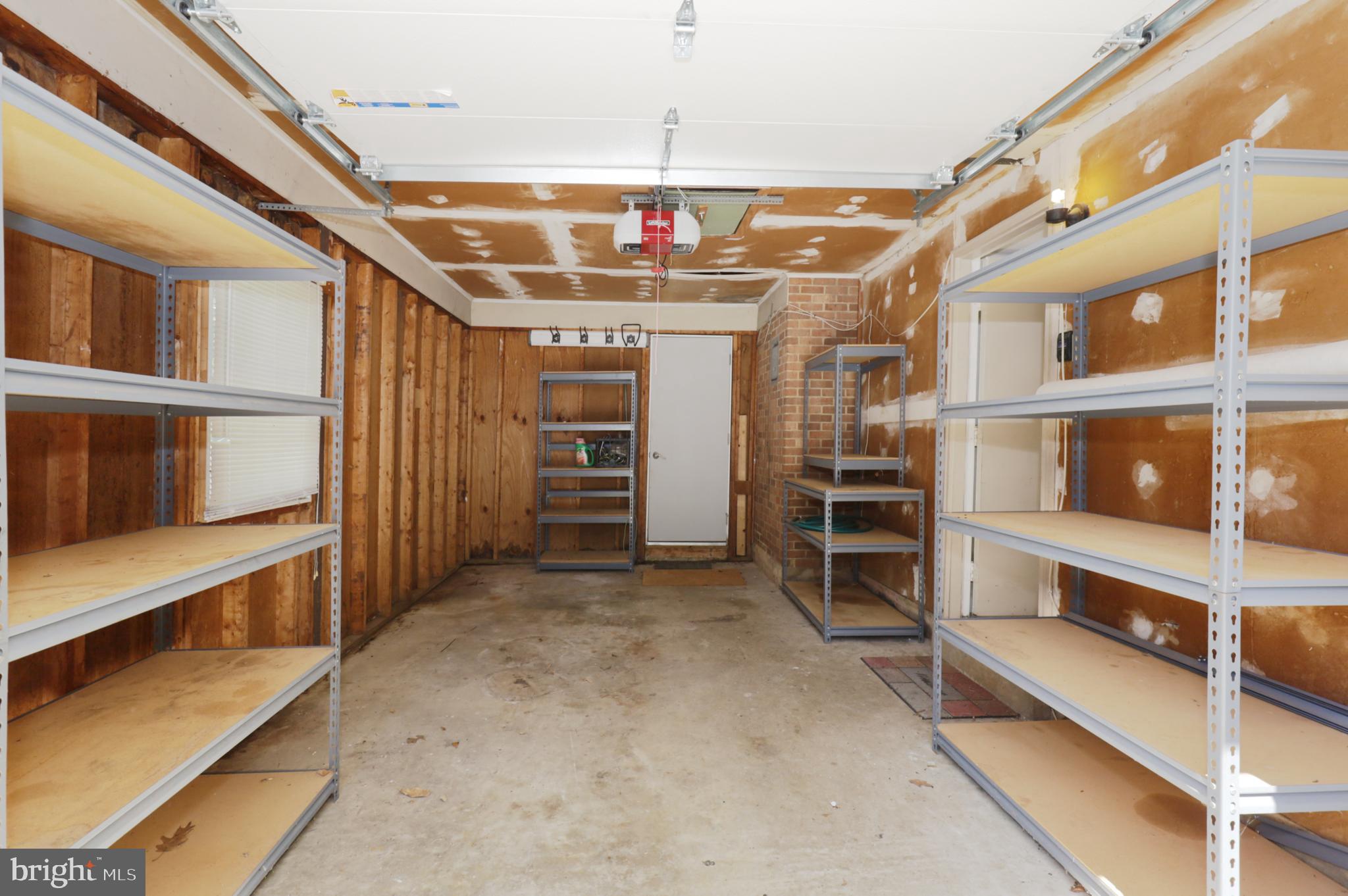 BURKE STATION SQUARE - Residential