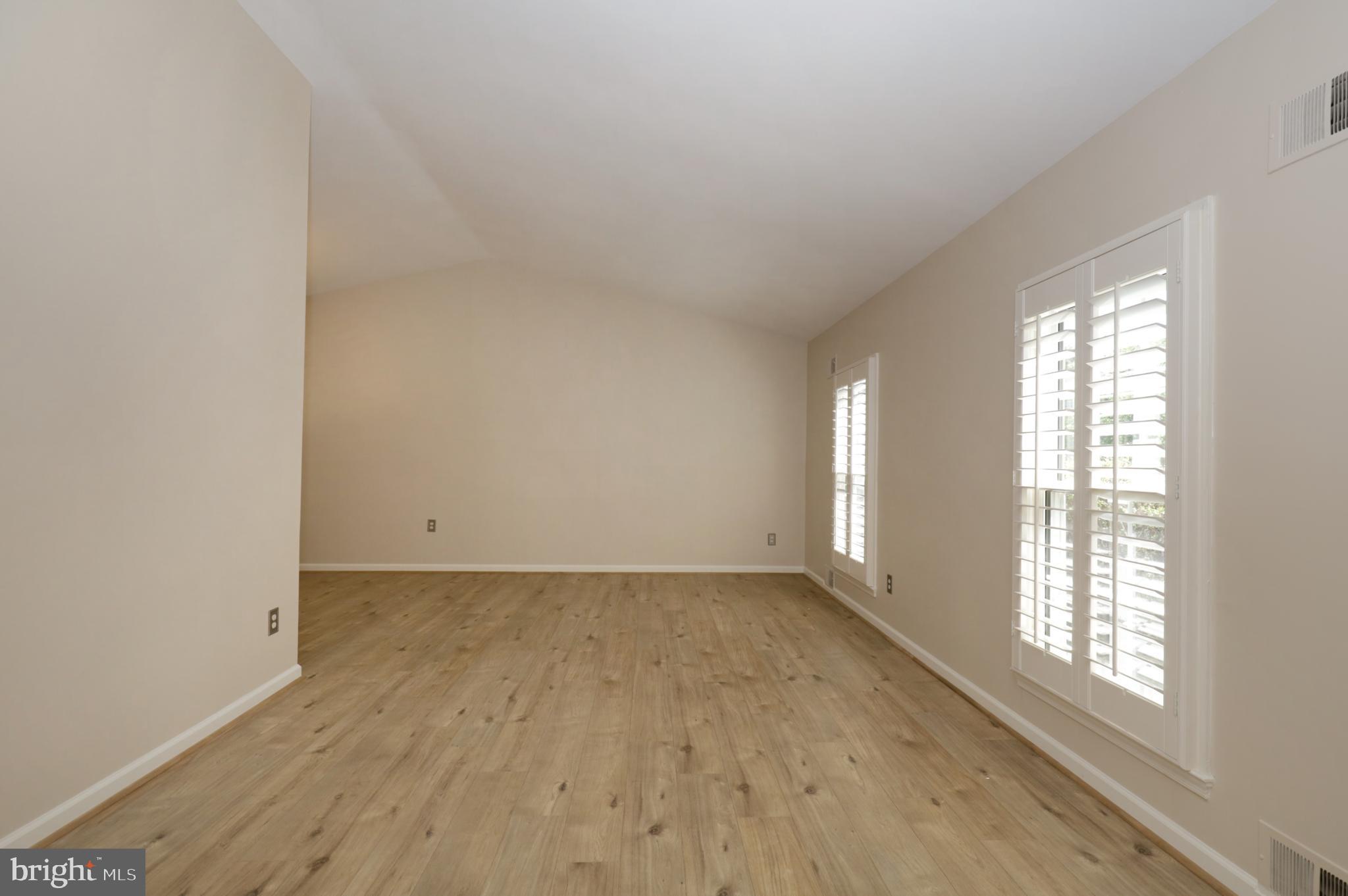 BURKE STATION SQUARE - Residential