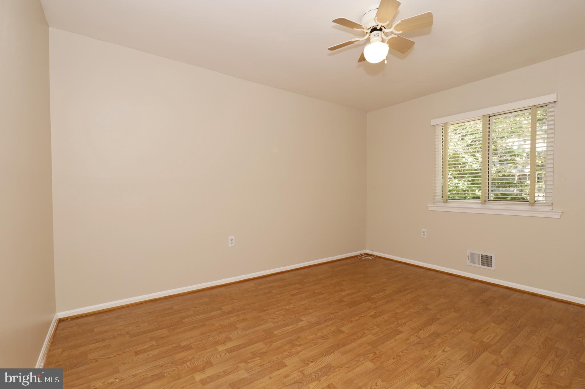 BURKE STATION SQUARE - Residential