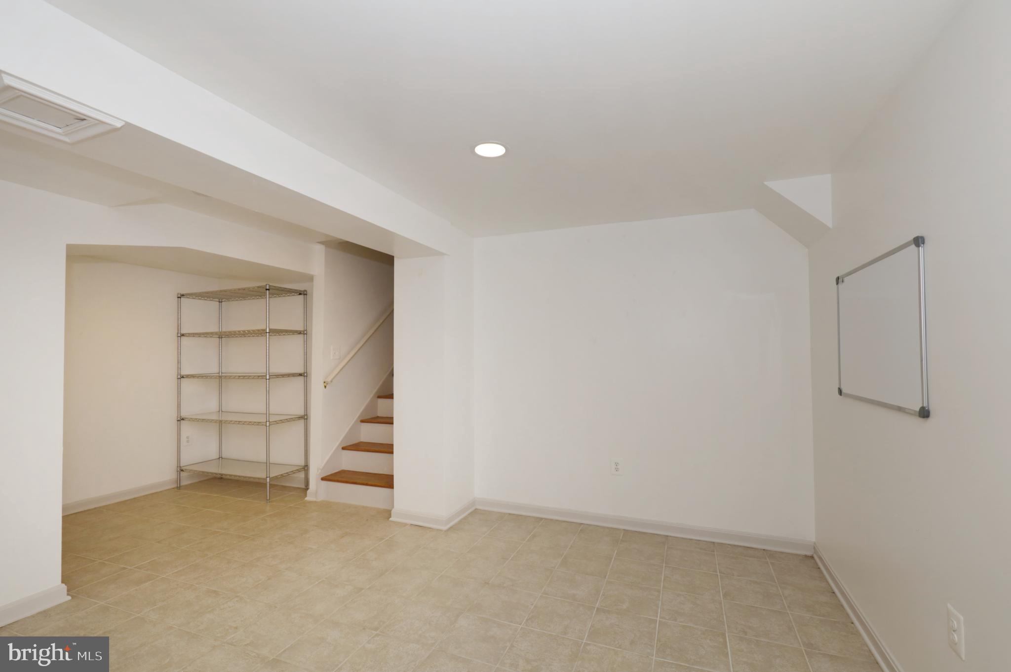 BURKE STATION SQUARE - Residential